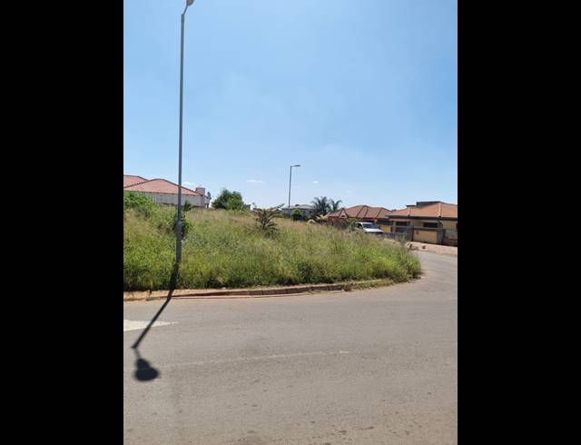 556M² VACANT LAND FOR SALE IN THE ORCHARDS